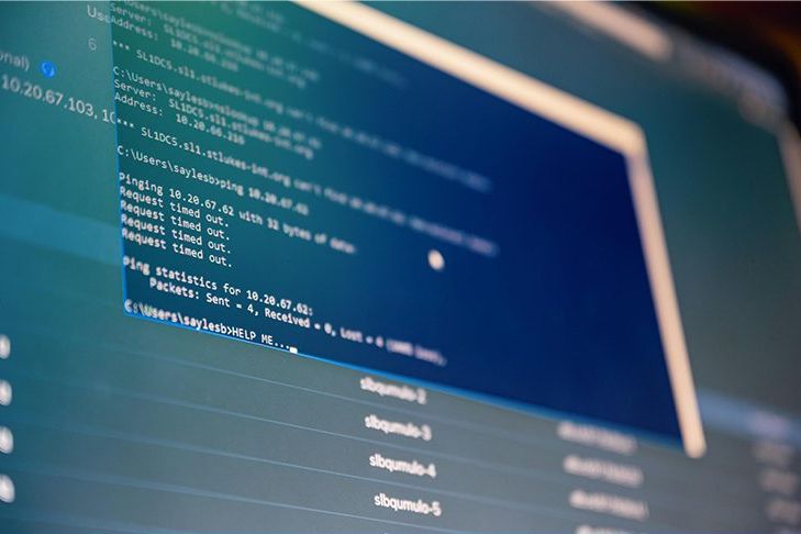 Code informatique affiché sur un écran